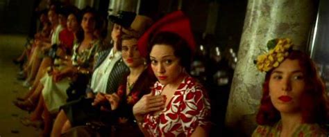 Aspiring actress eva duarte rises from a minor celebrity to the wife of a powerful argentine dictator, but her all consuming fiery rage, ambition, and hatred eventually become her downfall. Madonna As Eva Perón In The Film "Evita" - Madonna Image ...