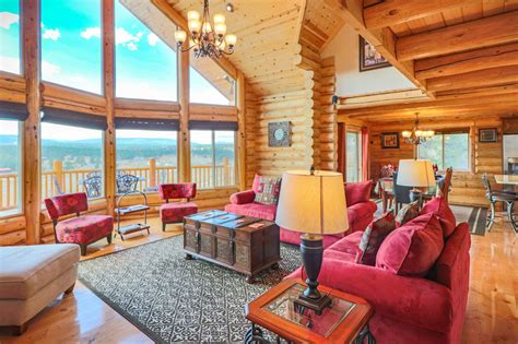 Relax In This Remote Luxury Mountain Cabin With Panoramic Views