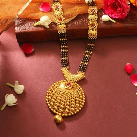 Traditional Gold Mangalsutra Fashion Beauty Mehndi Jewellery Blouse