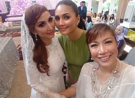 Maria farida indrati sh mh referred to as farida born 14 june 1949 is a justice on the constitutional court of indonesia serving her second term she. Sekitar Majlis Perkahwinan Maria Farida Yg MELETOP ...