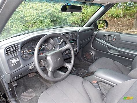 Graphite Interior 2003 Chevrolet S10 Ls Crew Cab 4x4 Photo 84437315