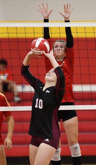 Photos 4a No 2 Marion Volleyball Sweeps Independence The Gazette