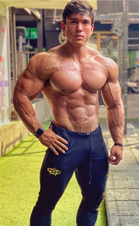 Pin De José En Male Biceps Hombres Musculosos Cuerpo Perfecto Cuerpo
