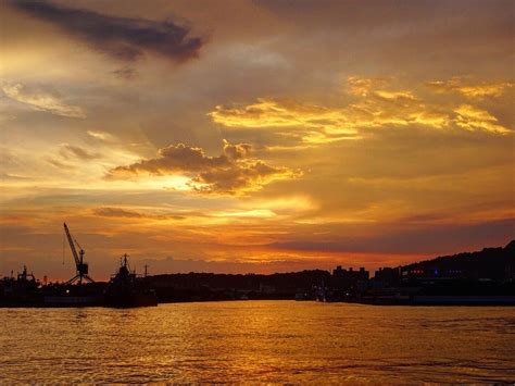 Hanyu da zidian (first edition): 高雄港の夕焼け by meimeimei （ID：7932630） - 写真共有サイト:PHOTOHITO
