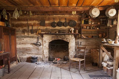 9 Things Every Old House Lover Thinks When They Walk Into One Log Cabin Interior Cabin