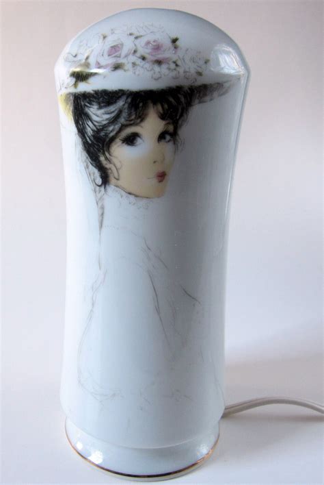 Vintage Victorian Porcelain Figurine Pretty Lady Lamp By Ddb7