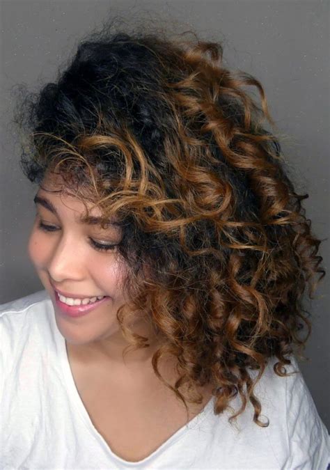 25 Beautiful Naturally Curly Hairstyles For Women