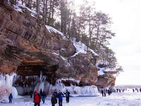 Stunning Ice Formations On Lake Superior Ice Cave Amusing Planet