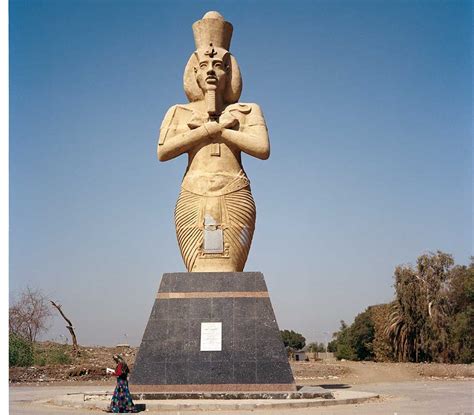 Quisieron borrarlo de la historia pues puso de cabeza toda la tradición del gran imperio egipcio. Akhenaton, o faraó que revolucionou o Egipto | Amon ...