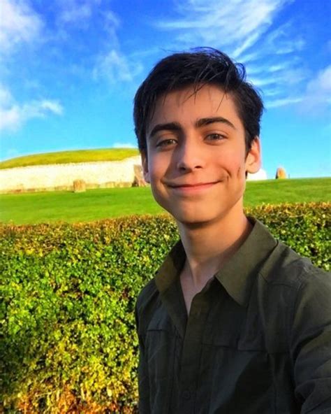 Aidan Gallagher Age Height Weightbiography Net Worth And Parents Info