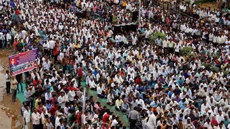 india low caste dalits protest over gujarat attacks bbc news