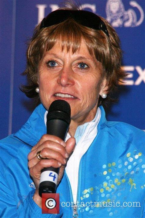 Norsk maratonløper og tidligere i tenårene vant waitz nasjonale juniortitler i norge på 400 og 800 meter. Grete Waitz - ING New York City Marathon press conference held at Tavern on the Green | 3 ...