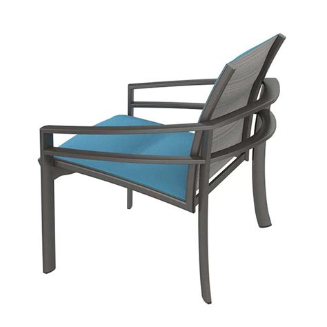 It's also the perfect landing spot for trays of snacks and decorative accents. Tropitone Kor Padded Sling Lounge Chair | 891511PS