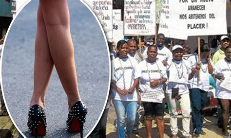 Colombian Women Launch Sex Strike Crossed Leg Movement Daily Mail