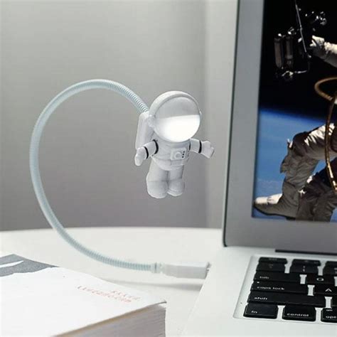 Astronaut Spaceship Usb Light Geekyget