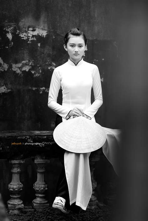 #hangtran #vietnamese #beauty #ao #Dai #traditional #Dress | Vietnamese clothing, Vietnamese ...