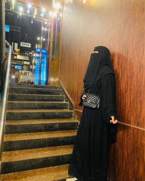 Fatima Mohib Adlı Kullanıcının Hijabi Panosundaki Pin