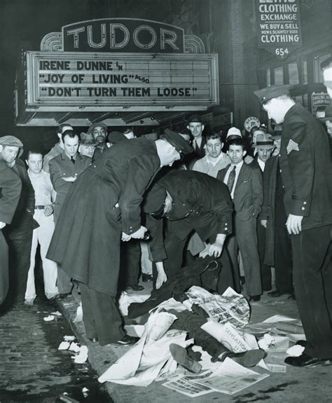 Weegee King Of The Nighttime Streets The New York Times