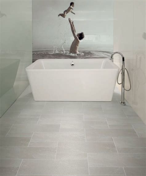In the past ceramic and porcelain tile were defintely the best choice for bathroom floors. Pin by Nina Iorg on Hallway design | Bathroom vinyl, Vinyl ...