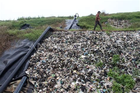 Pemanfaatan Sampah Sebagai Sumber Energi Listrik Antara Foto