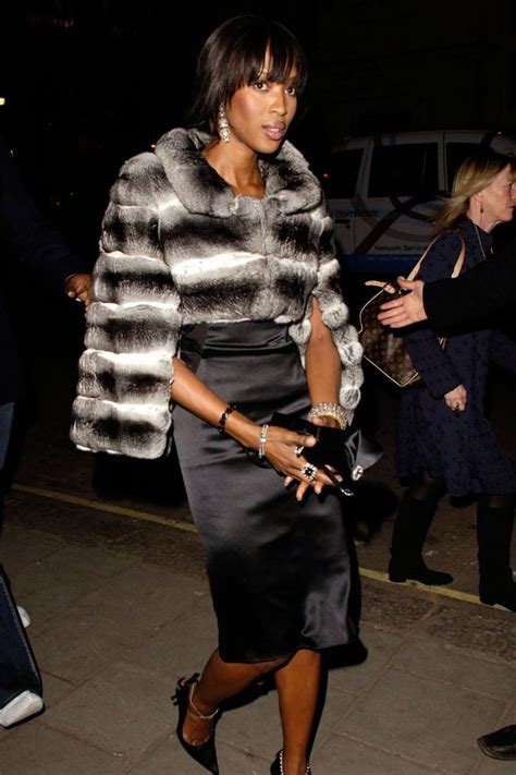 15 Photos Naomi Campbell Makes It Look Easy In Fur Haute Acorn