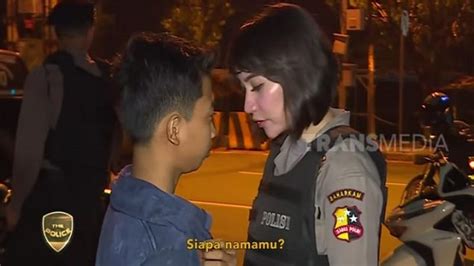 Polícial E Girl Meme Polisi Wanita Indonesia Yang Viral Di Portugis Gowapos