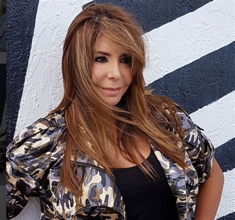 ¡farandulera Viviana Gibelli Se Toma Foto Con Importante Cantante Acn