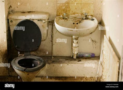 A Disgustingly Dirty Bathroom In An Abandoned Council House In Carlisle