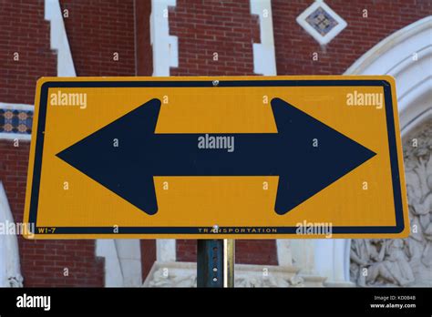 Two Way Traffic Hi Res Stock Photography And Images Alamy