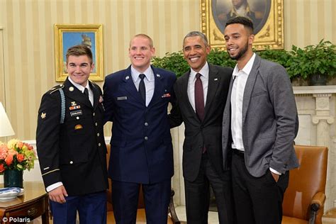 Barack Obama Thanks Us Heroes Of French Train Attack At The White House