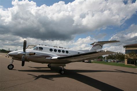 The model 200 and model 300 series were originally marketed as the super king air. SOLD - 1977 Beechcraft King Air 200 | Wipaire, Inc.