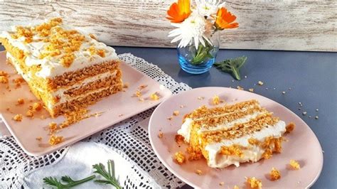 In india i'm quite lucky that we have vendors who come to our apartment complexes with fresh produce. Keto Carrot Cake with Mascarpone Frosting - Easter Dessert | Recipe | Easter dessert, Desserts ...
