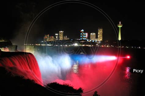 Niagara Falls At Night Illumination Fireworks Tour From Canada 2023