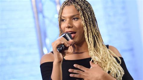 Munroe Bergdorf Model Rejoins L Oreal After Racism Row Bbc News