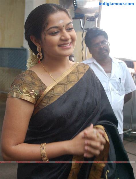 Karthiga Actress Photoimagepics And Stills 159253