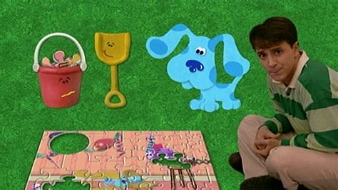 Watch Blues Clues Season 1 Episode 12 Blue Wants To Play A Game