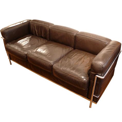 The le corbusier lc3 sofa is part of the famous lc collection from italian manufacturer cassina, and is produced exclusively according to the original drafts of the swiss designer. Vintage Le Corbusier Sofa in Dark Brown Leather at 1stdibs