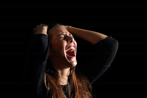 30 Woman Screaming In Pain Profile Stock Photos Pictures And Royalty