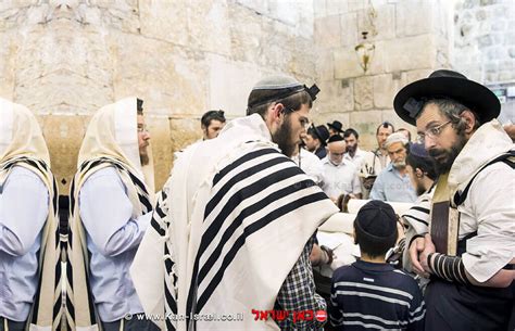 מהן ההלכות בתשעה באב ? צום ט' באב המלצות להקלת הצום וזכרו מדא בטלפון 101