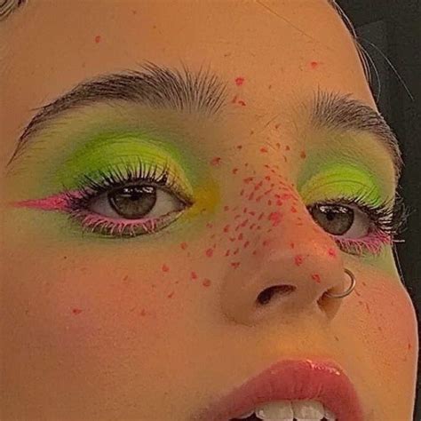 Pin By Luiza On Indie Aesthetic In 2020 Indie Makeup Indie