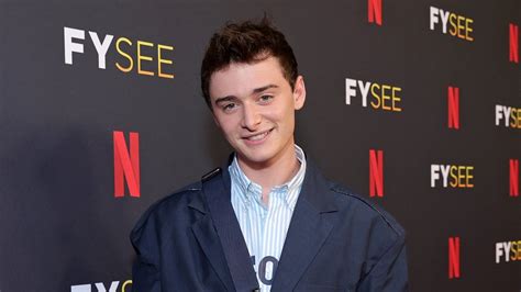 Stranger Things Star Noah Schnapp Comes Out As Gay Pedfire