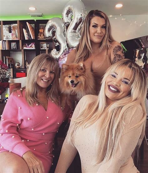Trisha Paytas Hot Younger Sister Signs Up To Onlyfans As She Flaunts