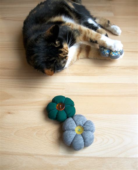 Make Your Own Catnip Toy For Your Cat Friendly Nettle