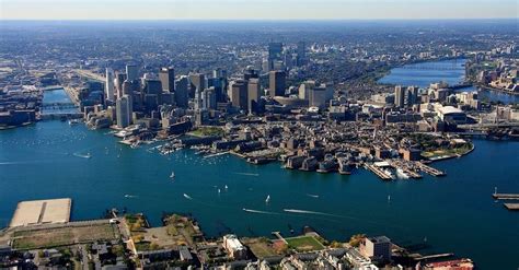 8 boaters rescued in Boston Harbor after vessel started taking on water ...