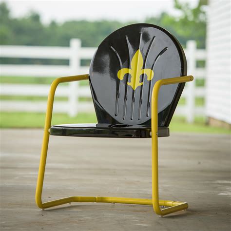 Metal outdoor chairs wicker dining chairs lawn chairs upholstered chairs desk chairs room chairs outdoor spaces outdoor decor painted metal chairs. 50+ Vintage Metal Lawn Chairs You'll Love in 2020 - Visual ...