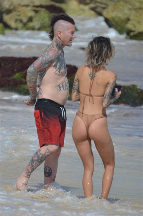 Dj Ashba And His Sexy Wife Nathalia Enjoy The Sunshine In Tulum 16 Photos Thefappening