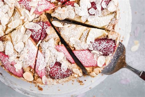 Check spelling or type a new query. Fruchtiger Rhabarber-Erdbeer-Kuchen | Flowers in the Salad