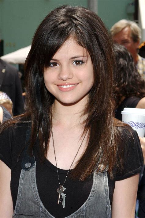 Selena Gomez Hair And Beauty Styles In Pictures Glamour Uk