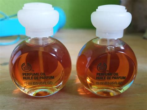 The Body Shop Perfume Oil Beauty Personal Care Bath Body Body Care On Carousell