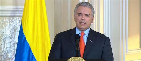 Colombia vivió el miércoles una jornada de manifestaciones y paros, salpicados de choques con la policía y actos vandálicos, para protestar contra la reforma tributaria de iván duque. Duque insiste en la urgencia de la Reforma Tributaria ...